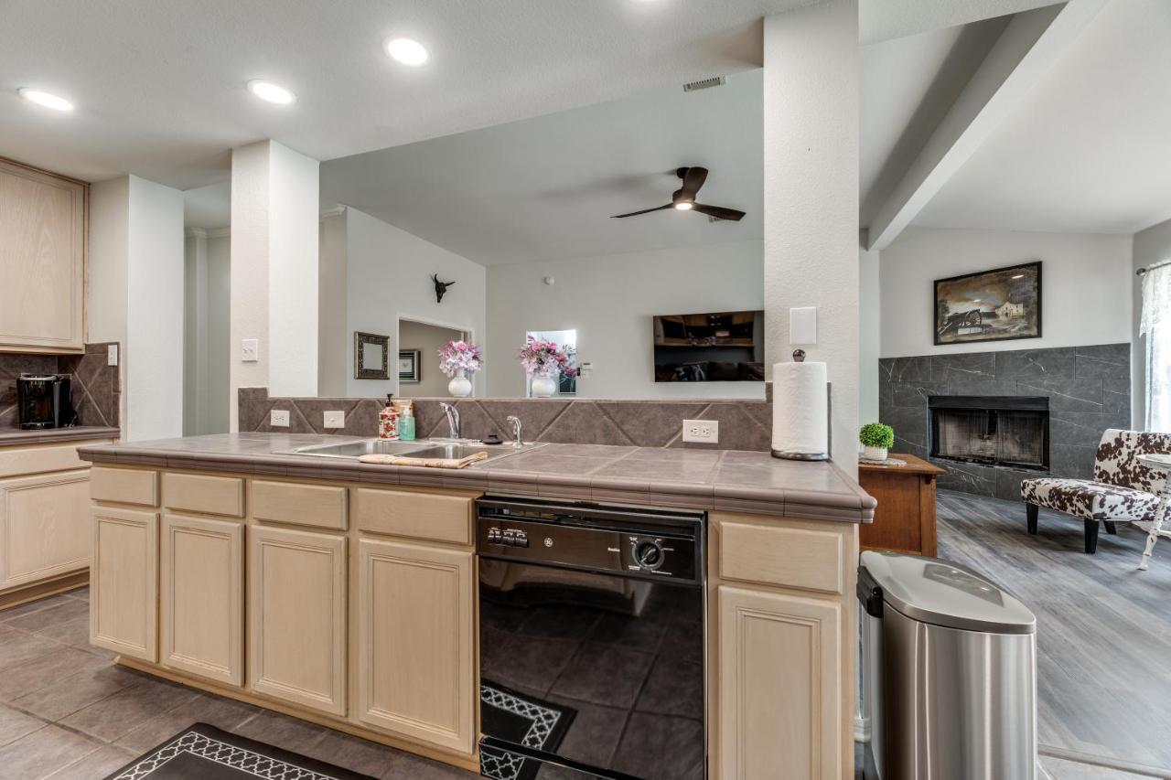 Spacious 5 Bdrm Home Mins To Wineries With Private Pool And Hot Tub! Джонсън Сити Екстериор снимка