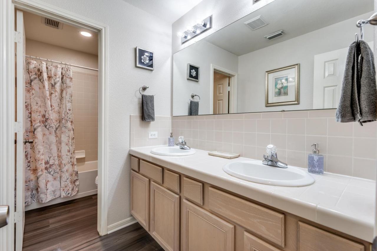 Spacious 5 Bdrm Home Mins To Wineries With Private Pool And Hot Tub! Джонсън Сити Екстериор снимка