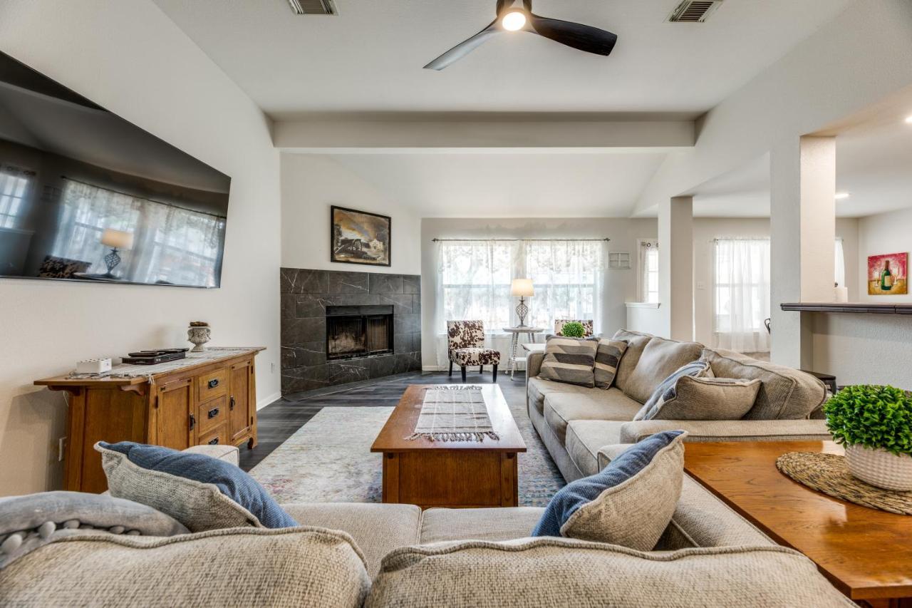 Spacious 5 Bdrm Home Mins To Wineries With Private Pool And Hot Tub! Джонсън Сити Екстериор снимка